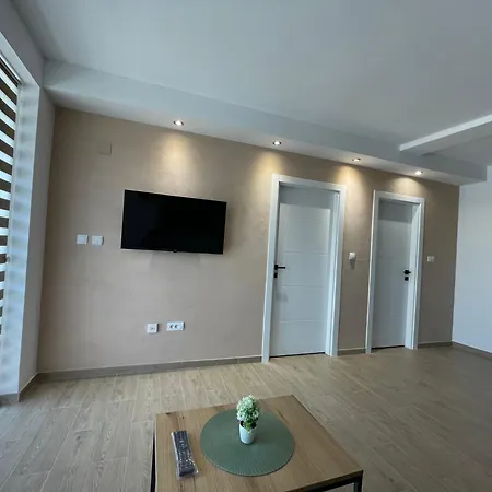 Dora 2 * Veliko Gradiste